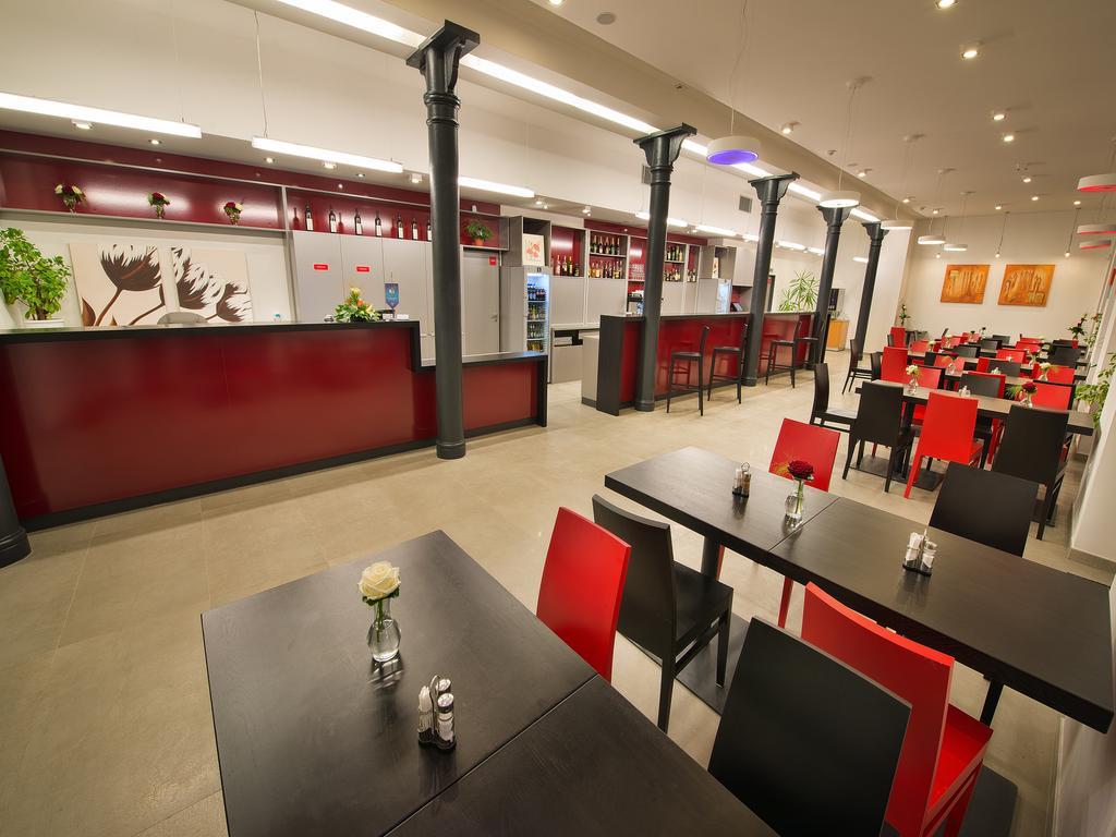 Ea Business Hotel Jihlava Exterior foto