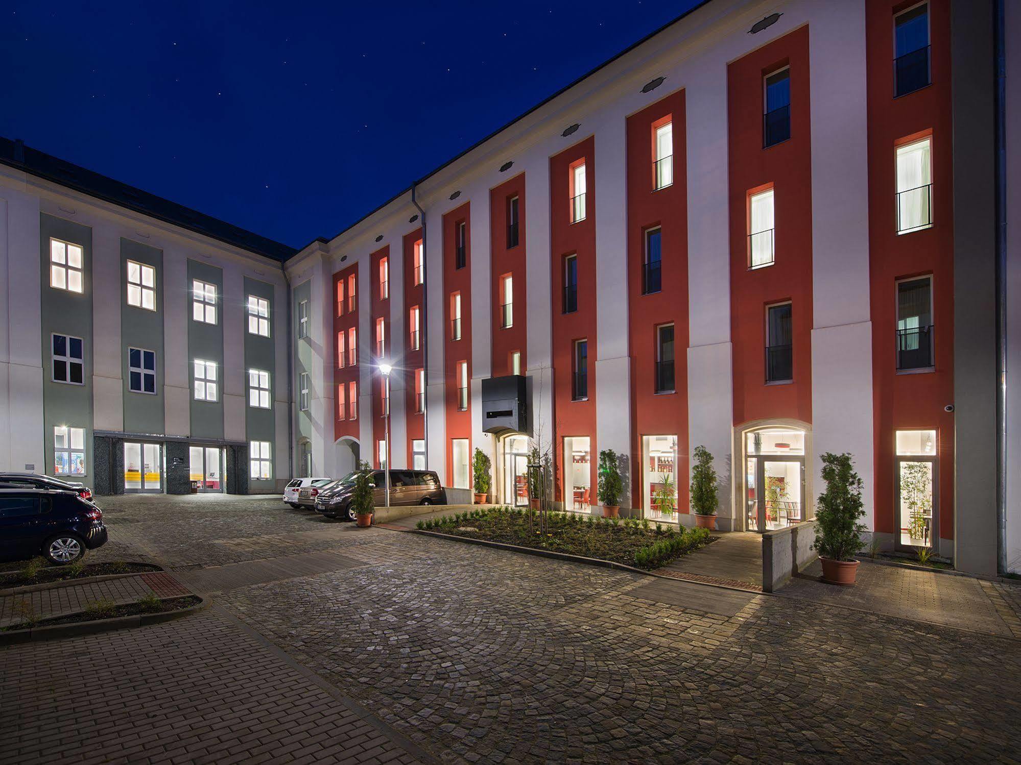Ea Business Hotel Jihlava Exterior foto